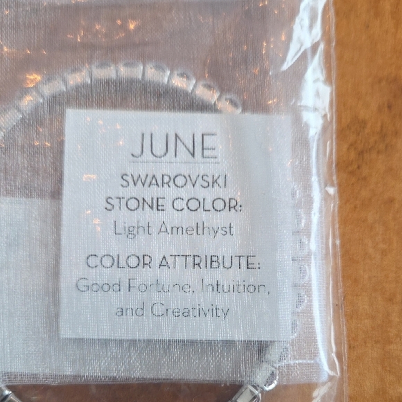 Touchstone Crystal June Birthstone Stretch Bracelet- Light Amethyst - Picture 2 of 6